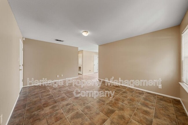 Building Photo - 7522 Yellow Sand Dr