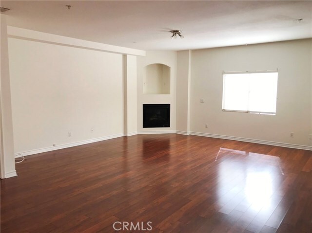 Foto del edificio - 9201 Tobias Ave