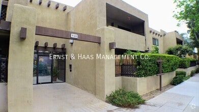 Building Photo - 940 E 3rd St