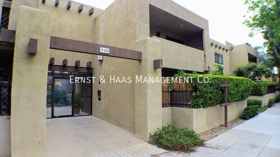Foto principal - 940 E 3rd St
