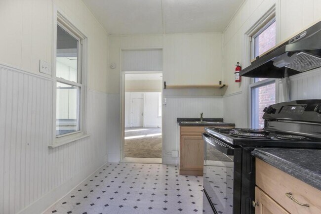Building Photo - 1011 Willow Street