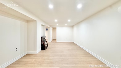 Building Photo - 94 Primula Cres