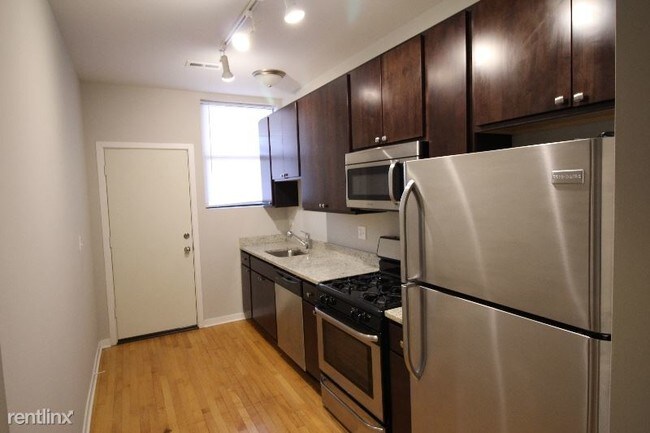 Foto del edificio - 6449 N Claremont Ave