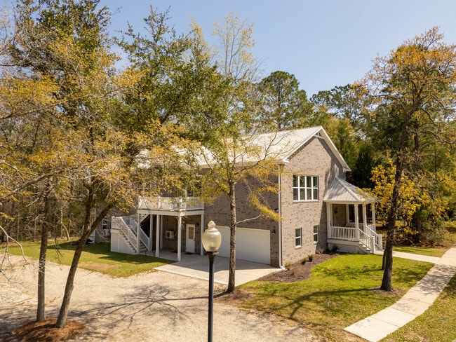 Building Photo - 60 Madison Dr