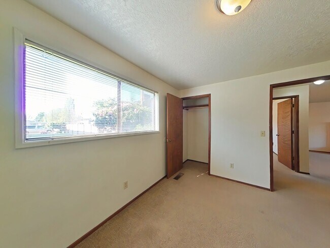 Foto del edificio - SPRING SPECIAL ~ $575 OFF FIRST MONTH RENT
