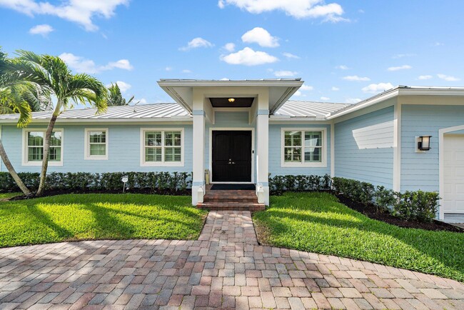 Building Photo - 955 Pompano Dr