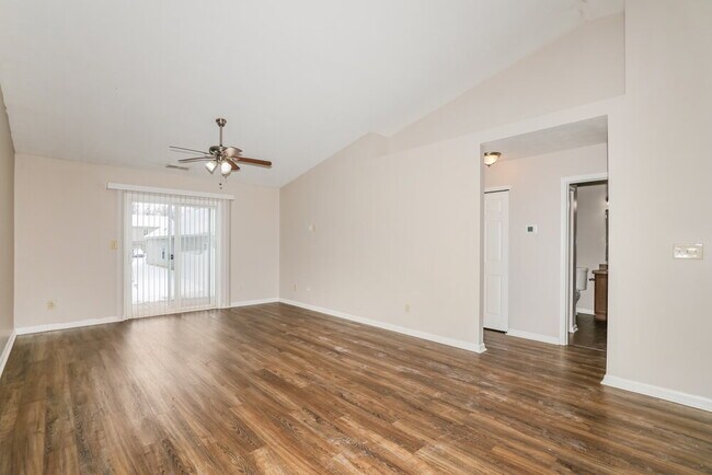 Foto del edificio - 11550 Ross Common Dr