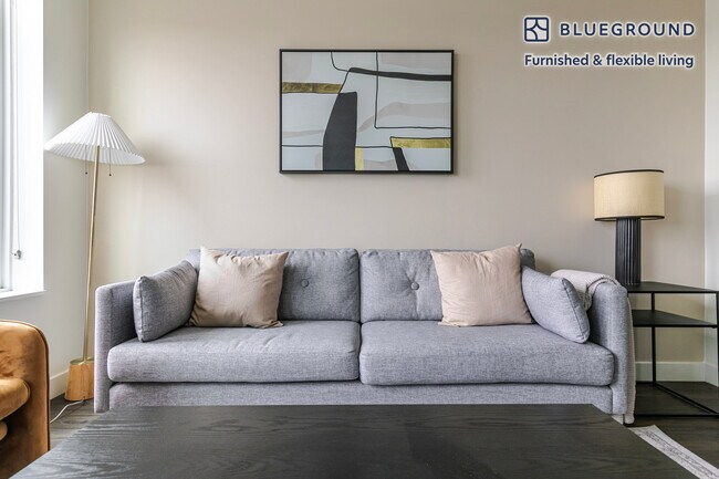 Foto del edificio - 100 N Addison Ave