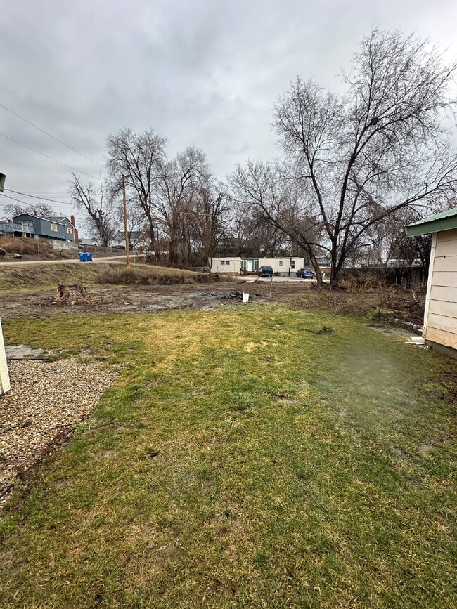 Building Photo - "Charming Little 2-Bedroom Gem on North 5th Street with Elegant Granite Touches!"
