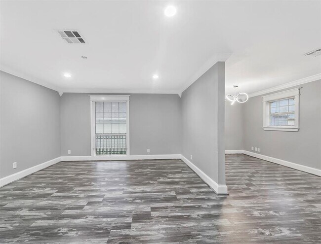 Building Photo - 10115 Irvington Blvd