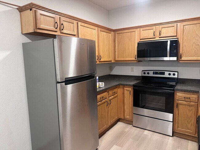 Foto del edificio - 905 NE Deer Creek Rd