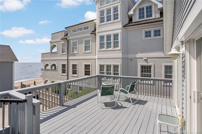 Foto del edificio - 210 Broadway