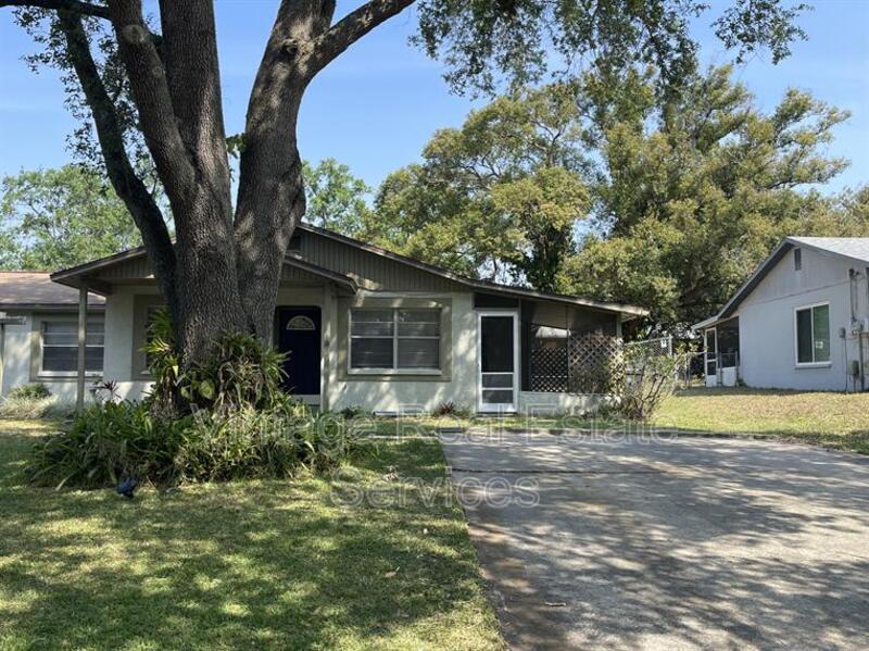 11604 Valencia Dr Unit B, Seffner, FL 33584 Condo for Rent in Seffner