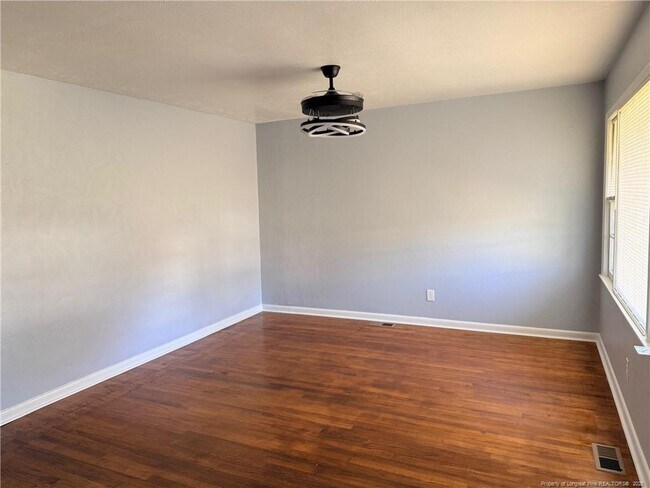 Building Photo - 6025 Elstree Pl