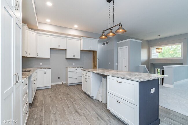 Building Photo - 3 br, 3 bath House - 66 Summerset Dr