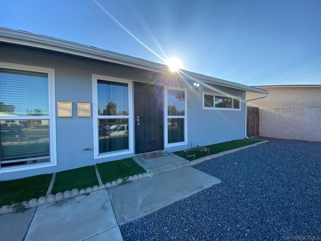 Building Photo - 4384 Clairemont Dr