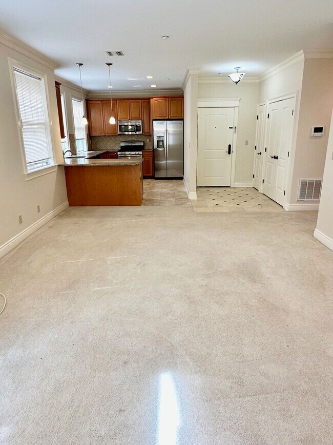 Building Photo - Madison Avenue, Park Ridge, NJ 07656 - 2 BR 2 BA condo