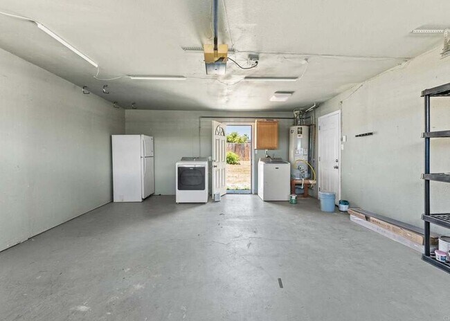 Foto del edificio - 8820 Ellenwood Cir