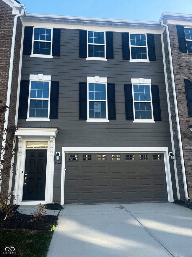 Foto del edificio - 6979 Adalene Ln