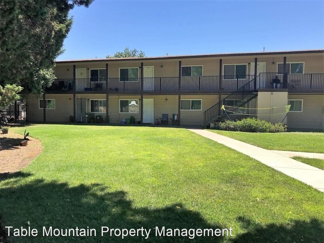 Foto del edificio - 1 br, 1 bath Apartment - 2720 Oro Dam Blvd E