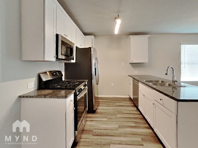 Building Photo - 31575 Bard Ln