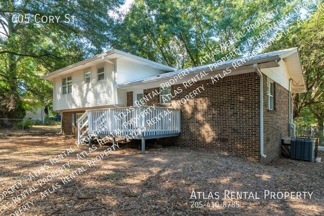 Building Photo - 605 Cory St