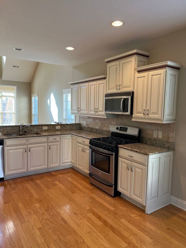 Primary Photo - Beautiful 3 bed 2.5 bath in Fletcher!!!