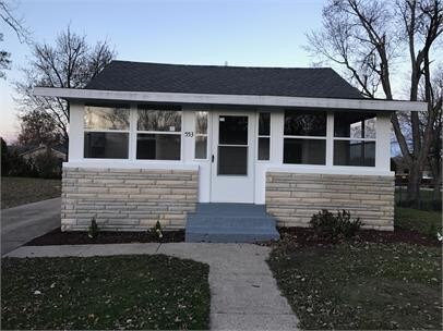 Primary Photo - 553 Ballard Ave
