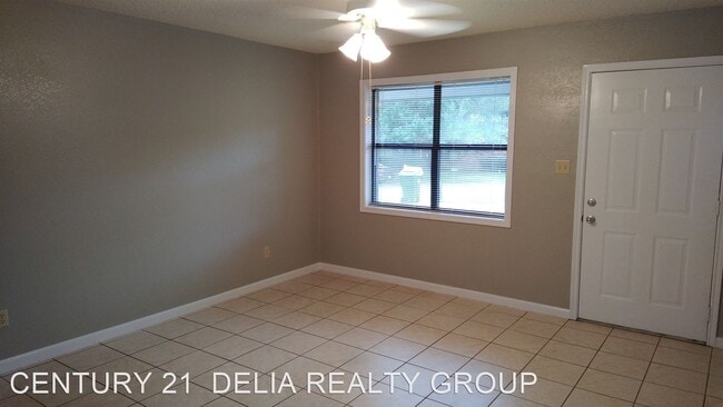 Foto del edificio - 3 br, 1 bath House - 1007 Lucius