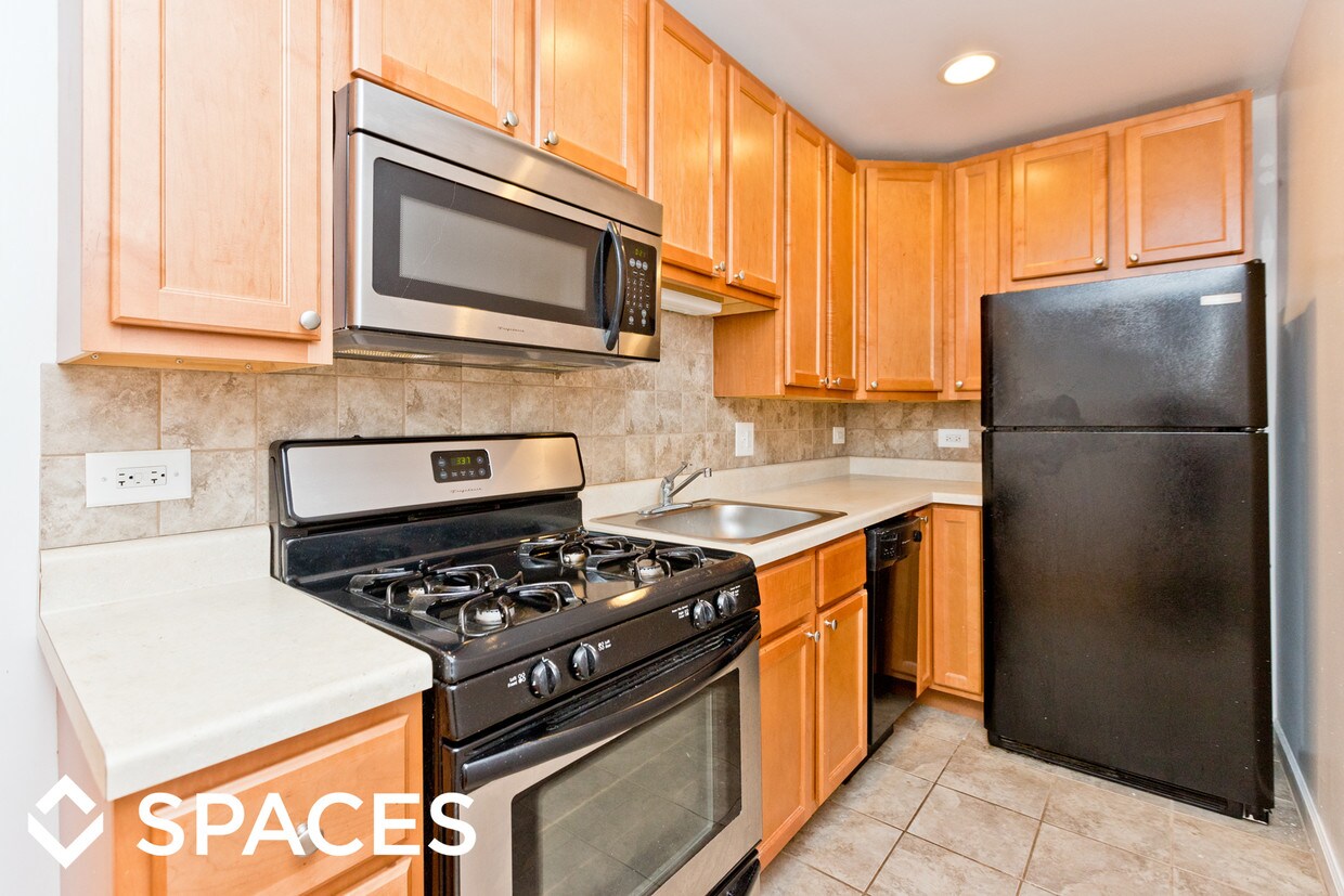 Foto principal - 3162 N Cambridge Ave