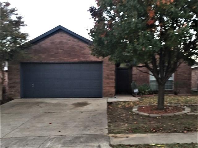 Primary Photo - 825 Silverbrook Dr
