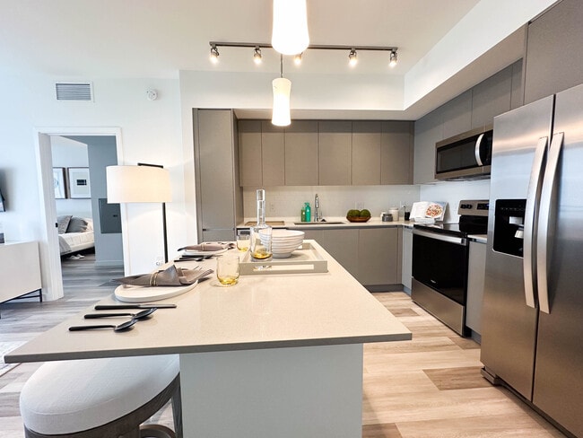 Building Photo - 670 NE 1st Pl