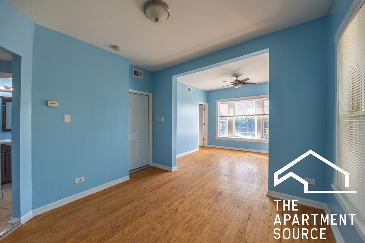 Foto principal - 4058 W Congress Pkwy