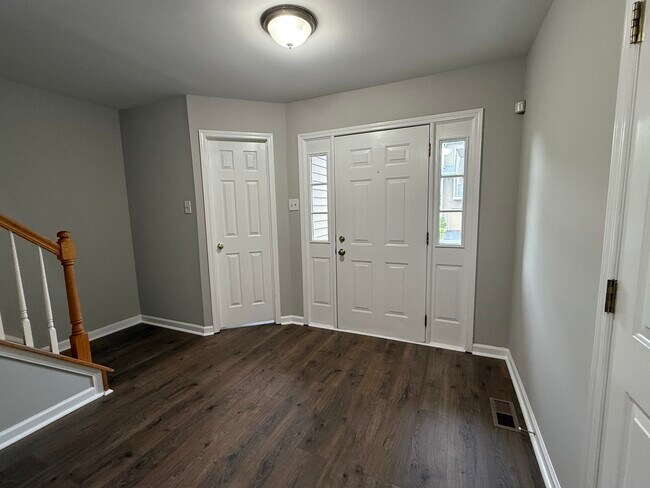 Vestíbulo de entrada - 155 Weybridge Dr