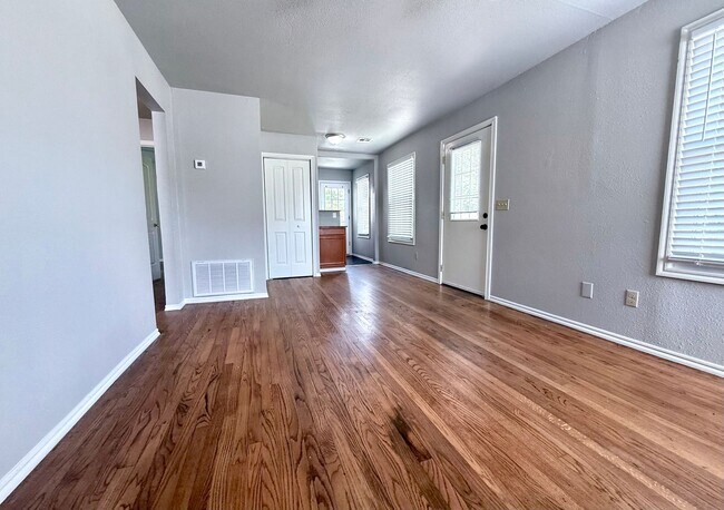 Foto del edificio - 3208 NW 33rd St