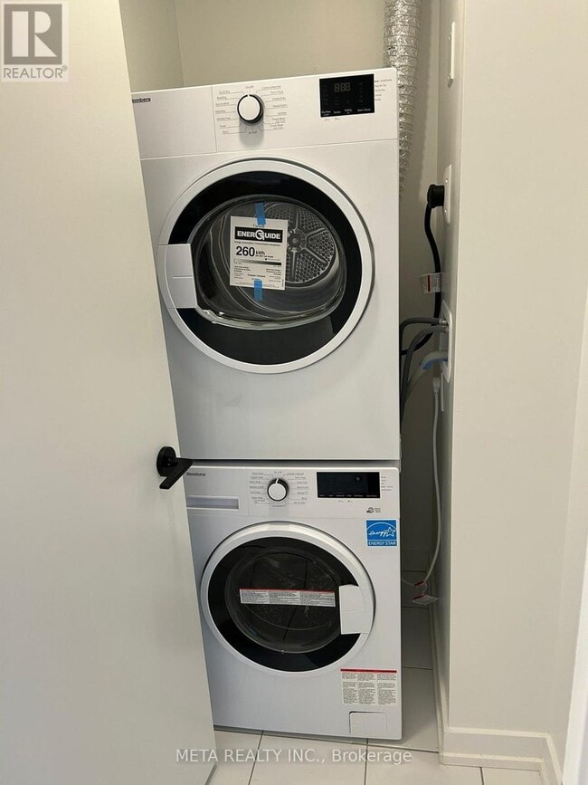 Building Photo - 35 Parliament St