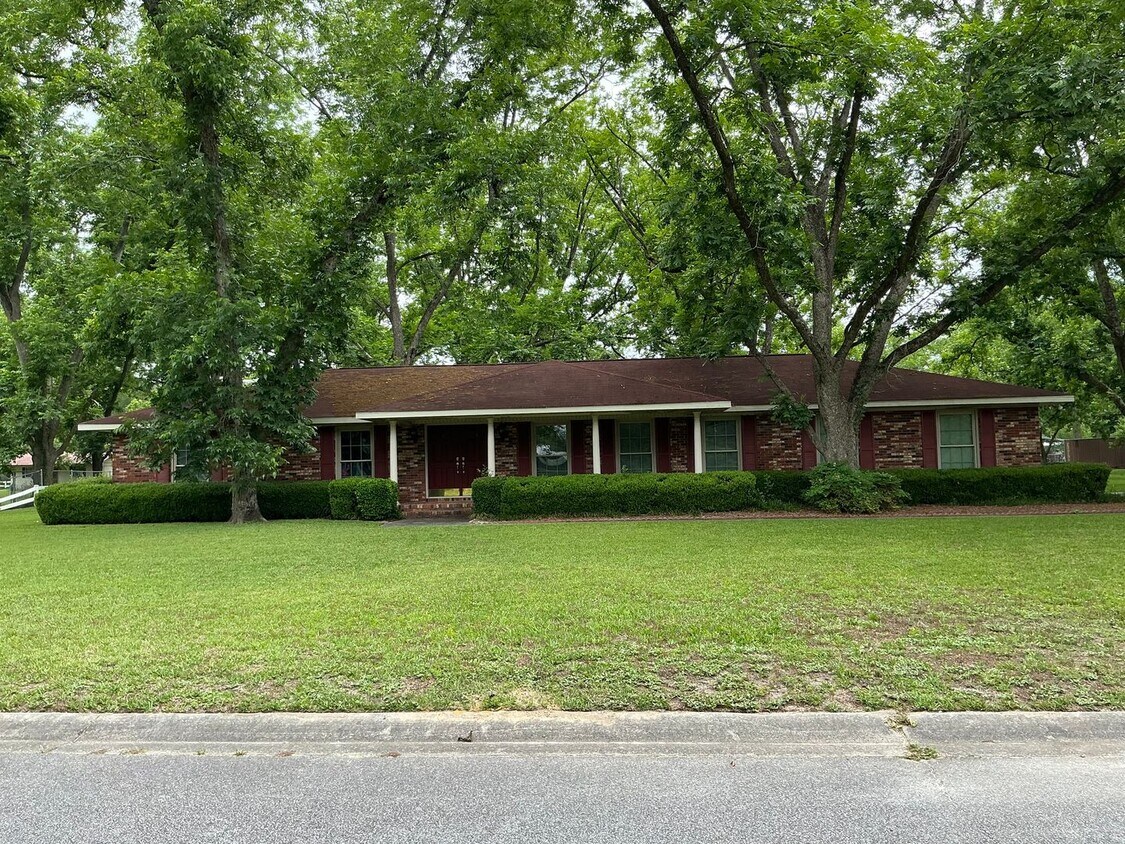 Foto principal - 2504 Mahan Dr
