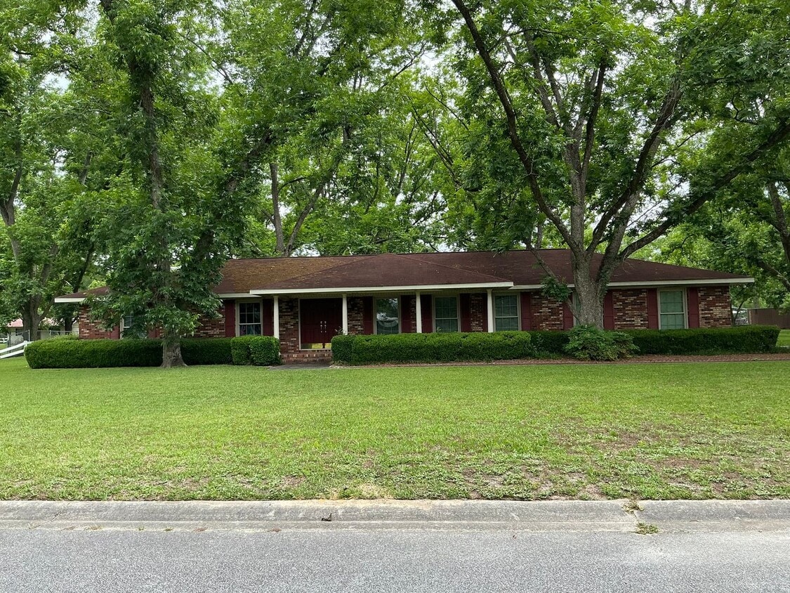 Primary Photo - 2504 Mahan Dr