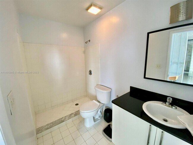 Foto del edificio - 444 NE 30th St