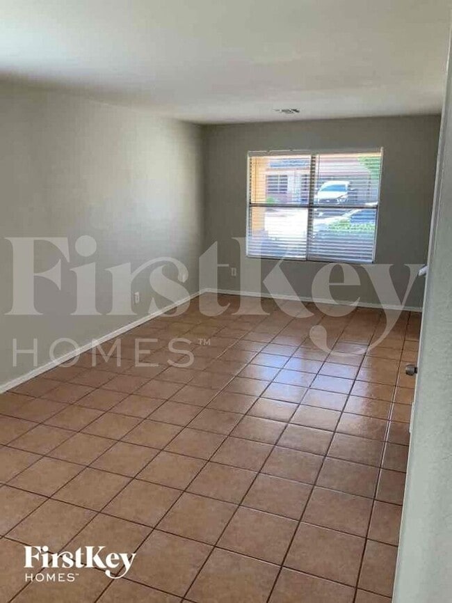 Foto del edificio - 12922 W Holly St