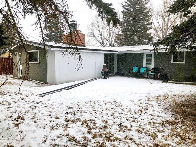 Building Photo - 1316 E Fetterman St