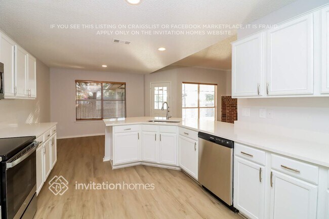 Foto del edificio - 632 Creekview Dr