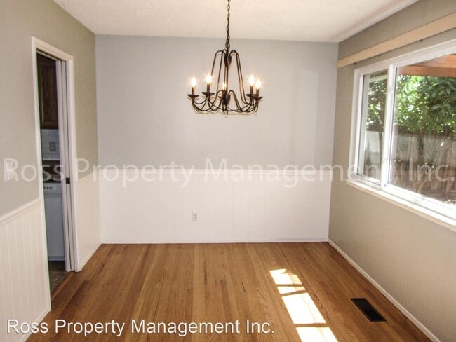 Foto del edificio - 3 br, 2 bath House - 625 Via Del Sol