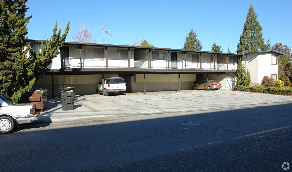 Primary Photo - 480 Del Medio Ave