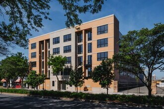 Building Photo - 224 S Ashland Ave