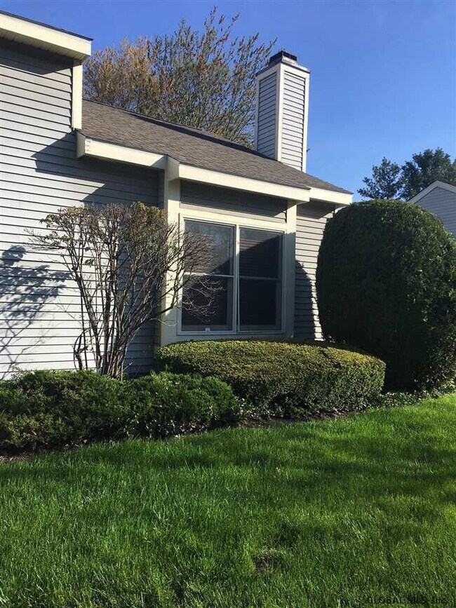 7 Minuteman Ct, Clifton Park, NY 12065 Townhome Rentals in Clifton