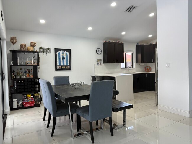 Building Photo - 16058 SW 85th St
