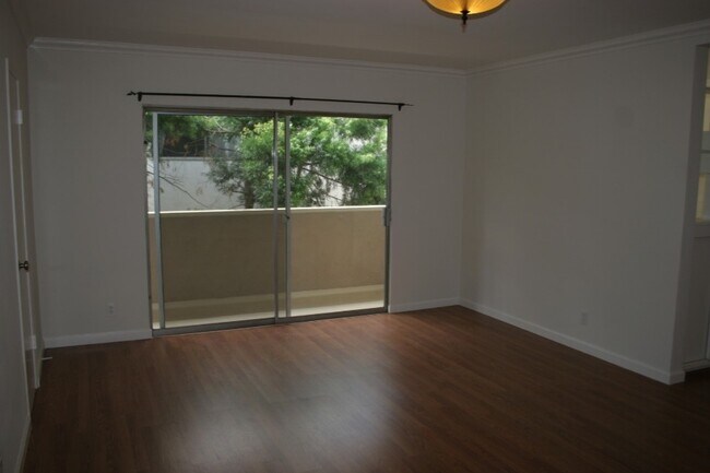 Foto del edificio - 1646 Livonia Ave
