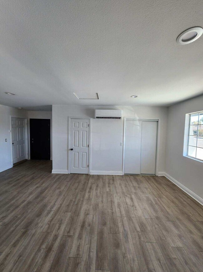 Foto del edificio - 1286 Aurora Dr