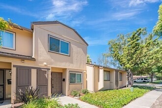 Building Photo - 1381 Highland Ct